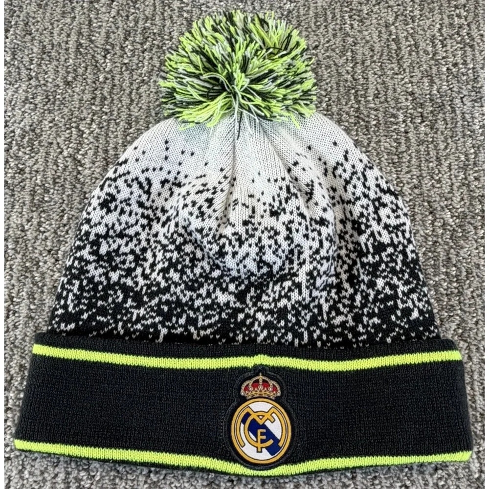 Real Madrid Licensed Winter Beanie Hat Tossle Cap With Pom One Size Fits‎ Most