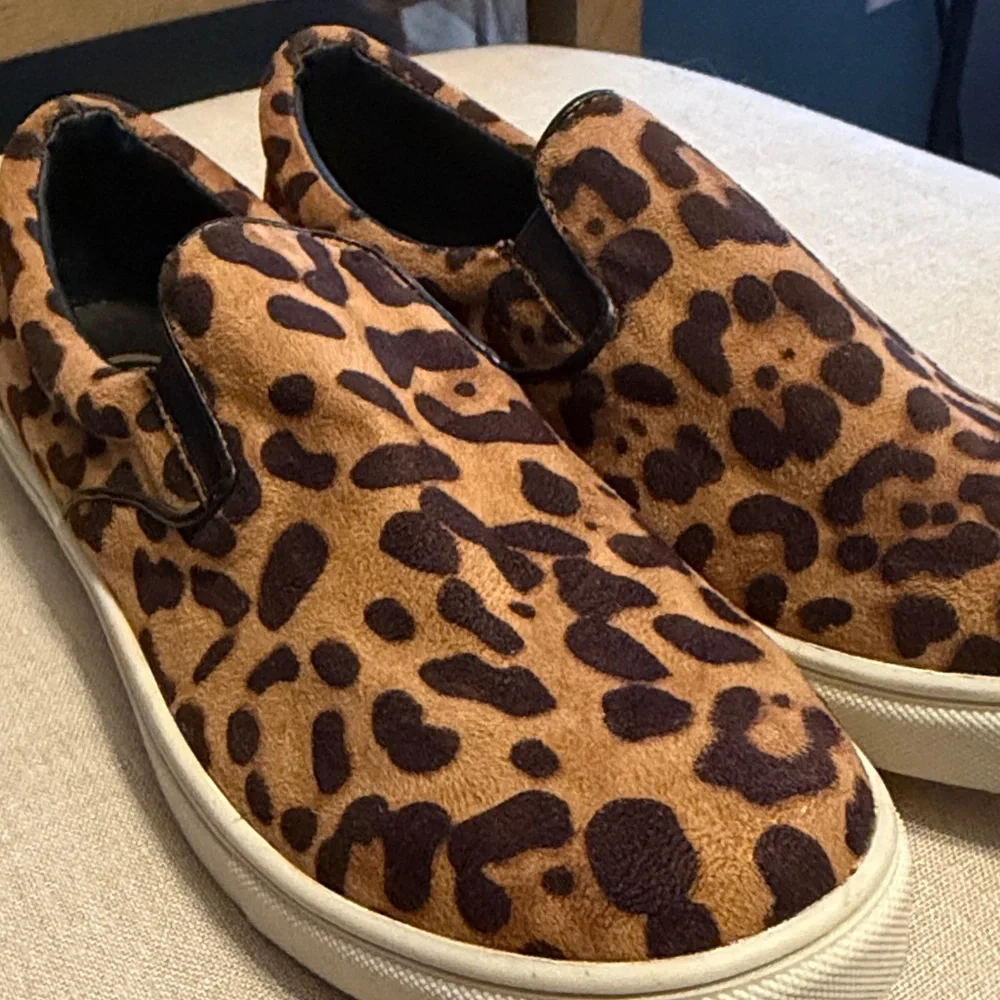 Candie's Brown Leopard Slip-On Shoes, Size 9.5