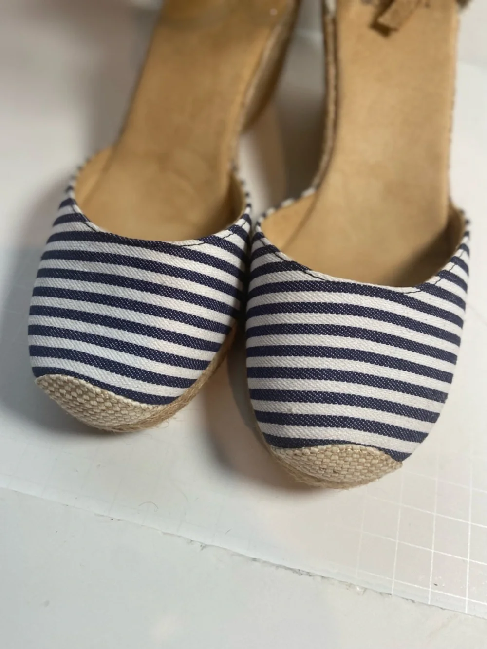 White Mountain blue white