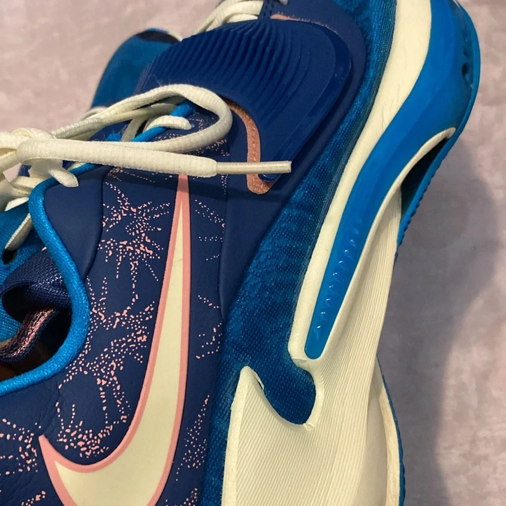 Nike excellent blue