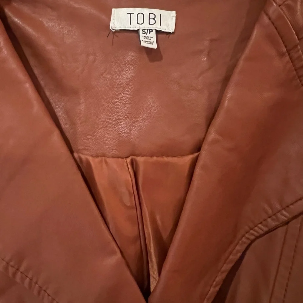 Tobi selling vegan