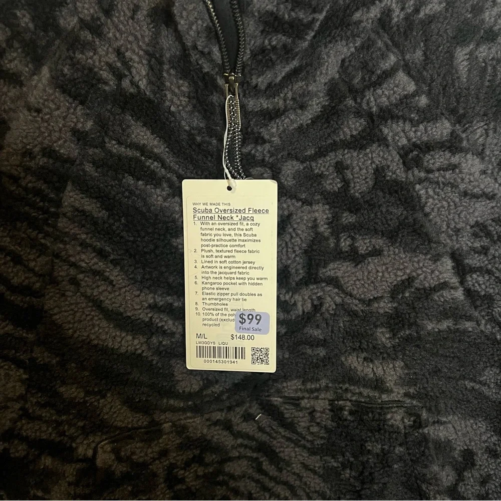 lululemon athletica reposhing this