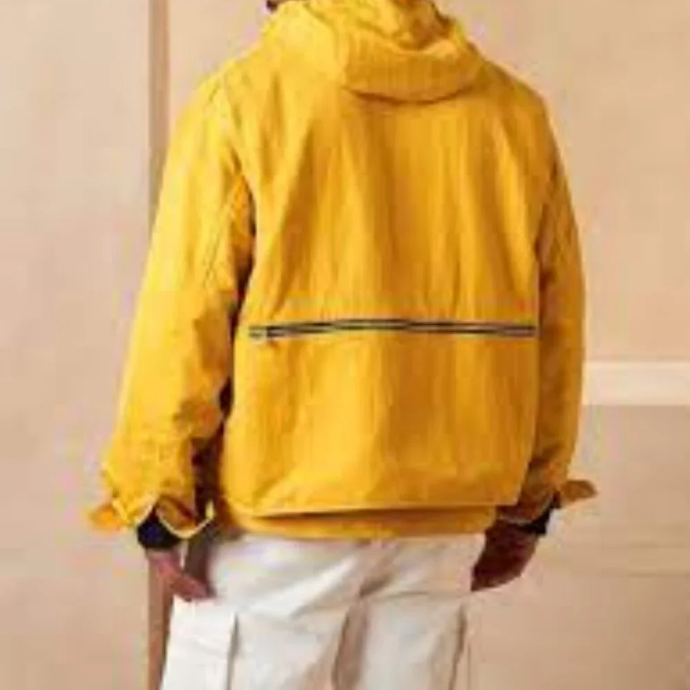 Banana Republic legend returns