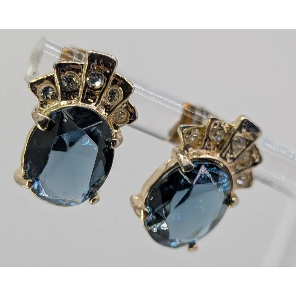 Unbranded pair top earrings