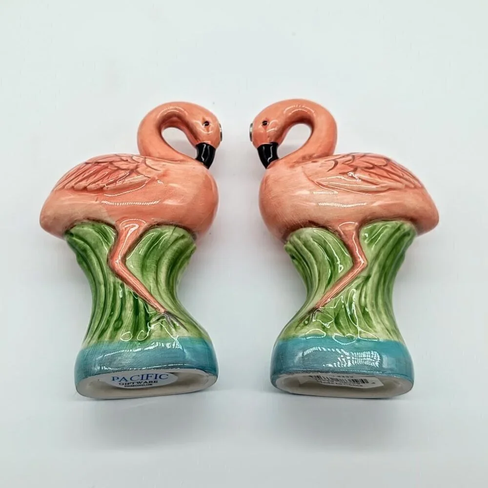 Pacific Giftware pair two