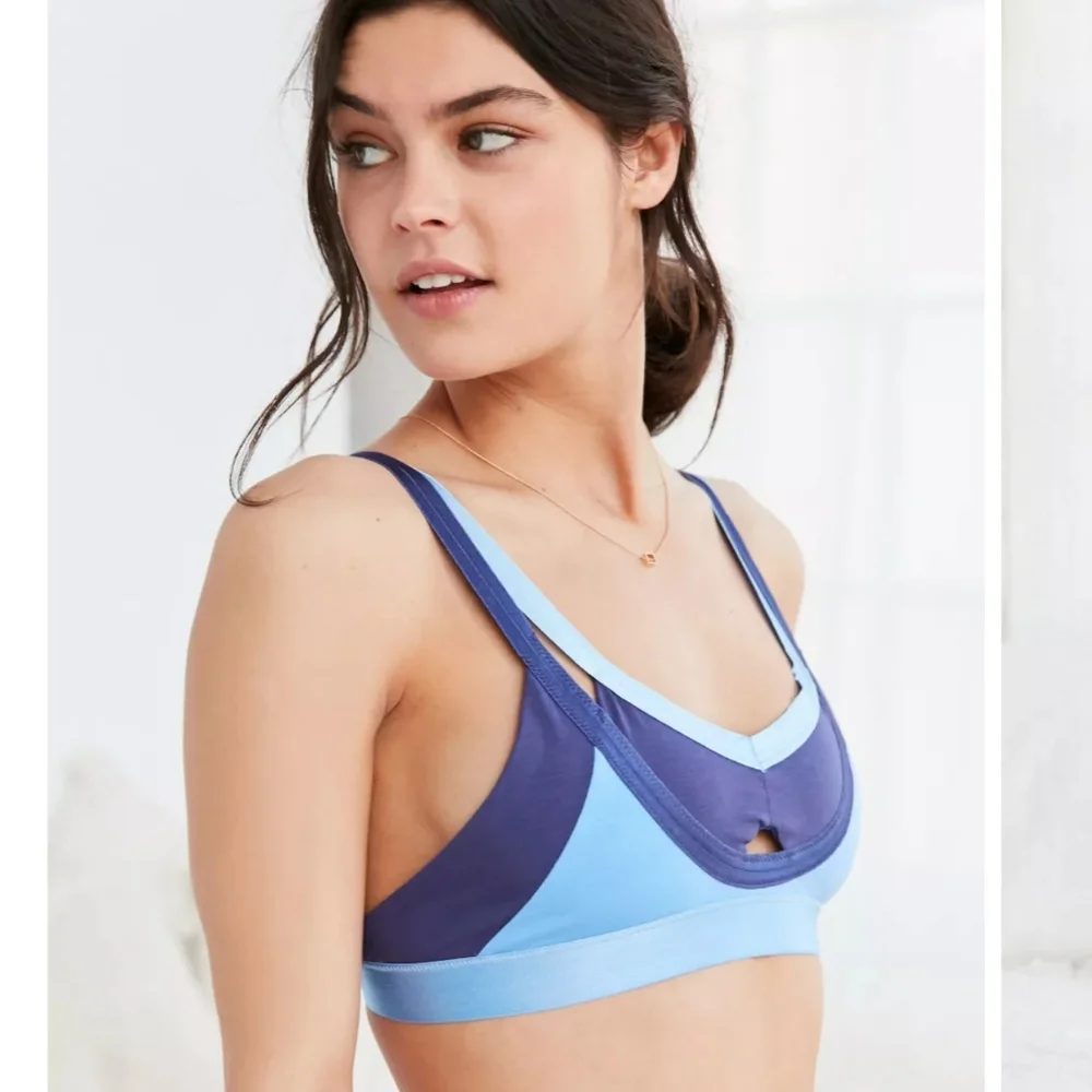 Urban Outfitters contrasting color