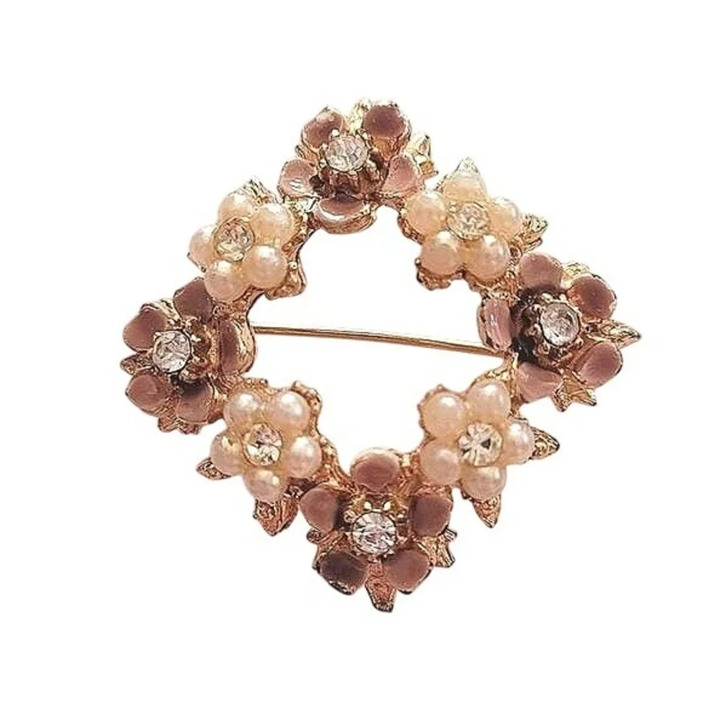 Vintage Gold Tone Floral Wreath Brooch Pink Enamel‎ Faux Pearl Rhinestone Pin