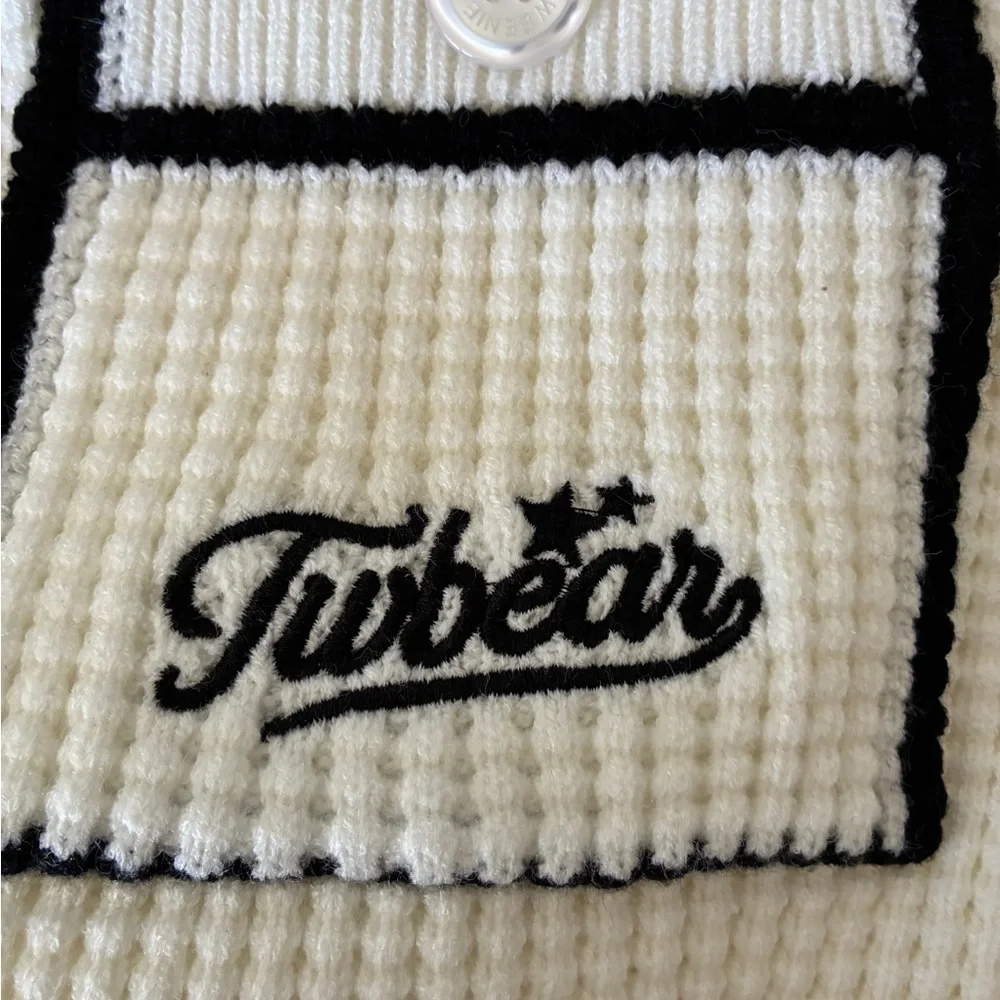 Teenie Winner crisp white