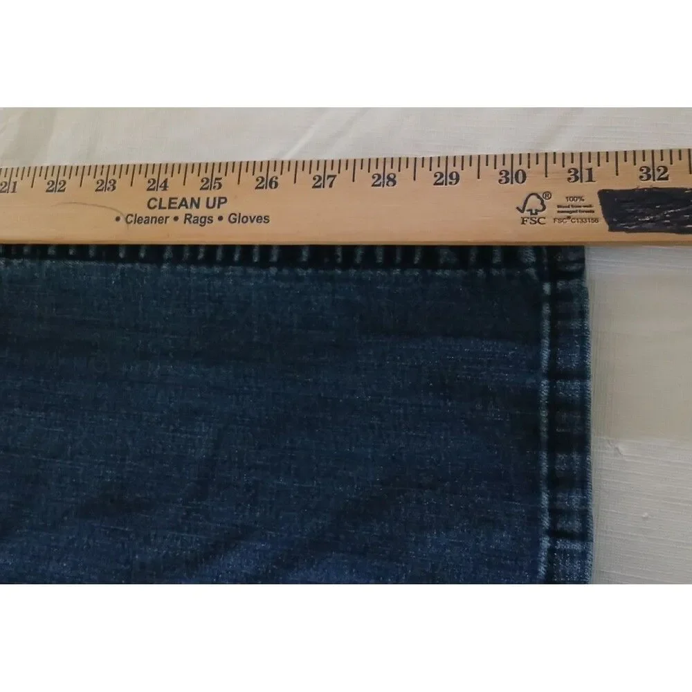 Lee good size