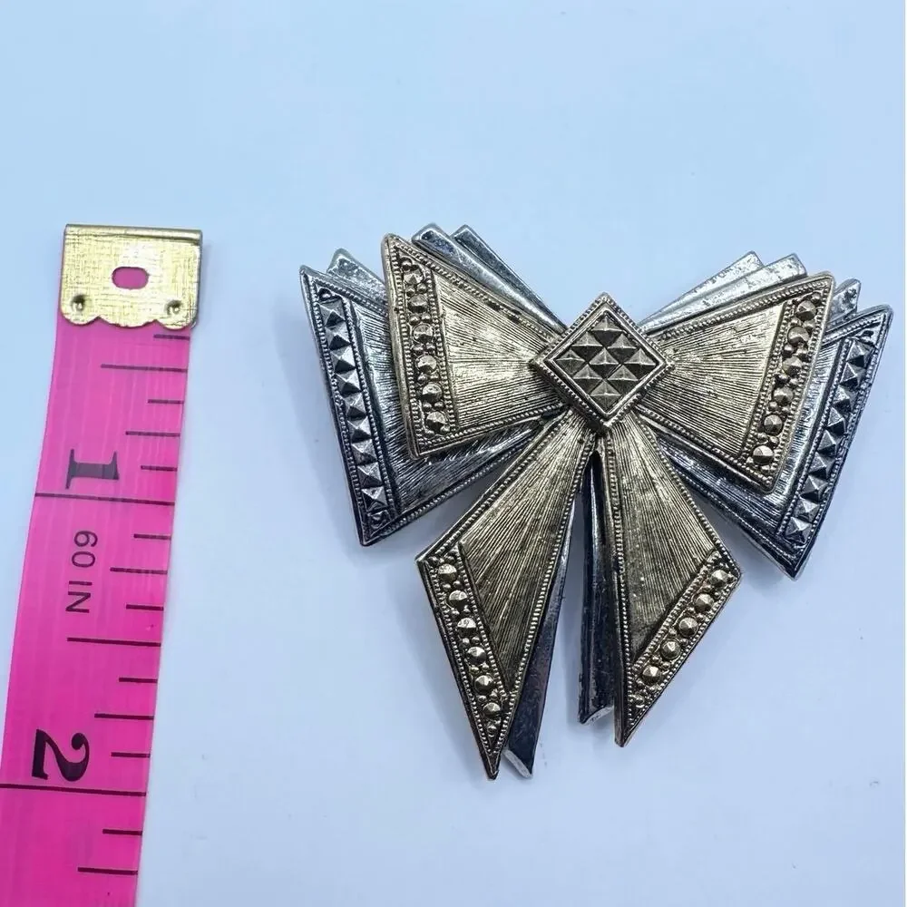 Avon vintage bow