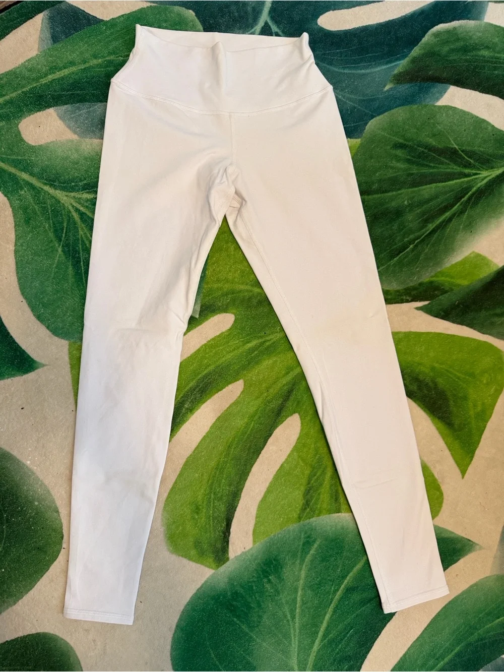 ALO Yoga crisp white