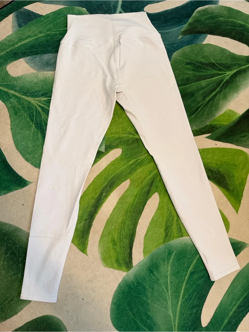 ALO Yoga crisp white