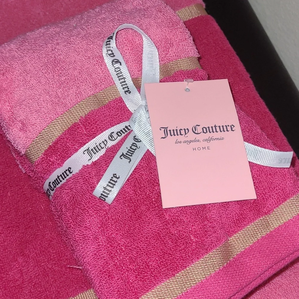 Juicy Couture luxurious pink