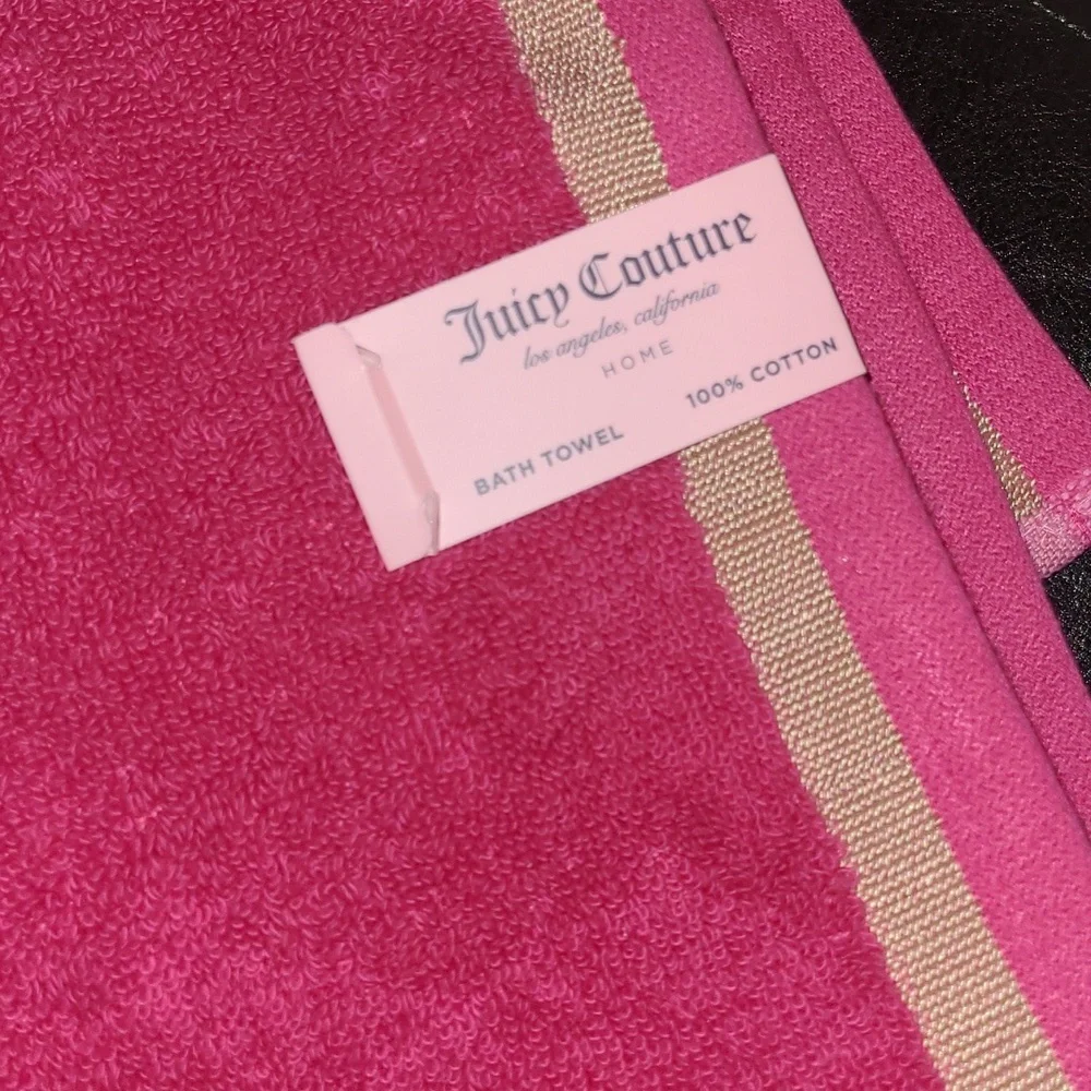 Juicy Couture luxurious pink