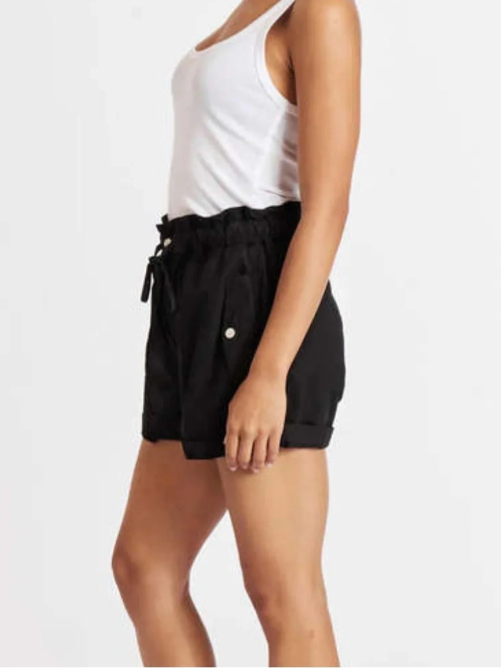 AMO comfortable black