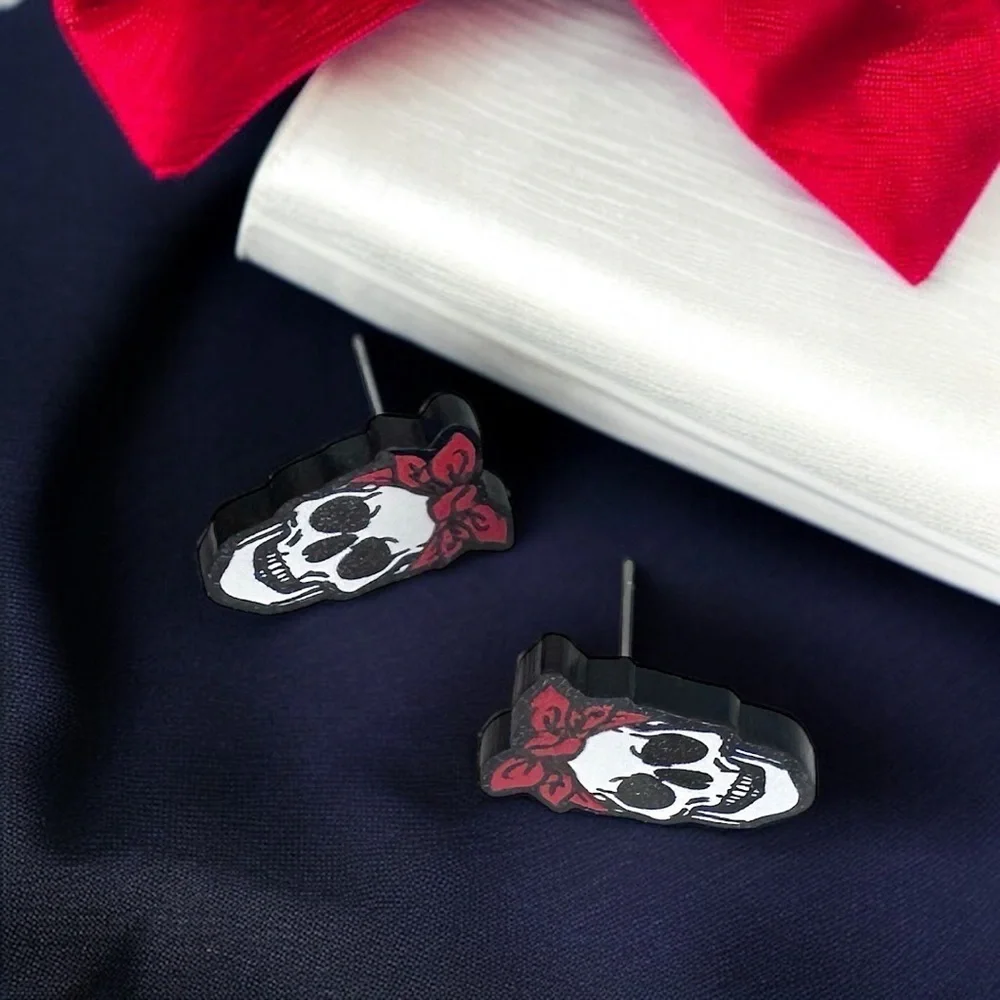 Spook-tacular Skull Studs: Cute Halloween Earrings for a Fang-tastic Look! ☠️NWT
