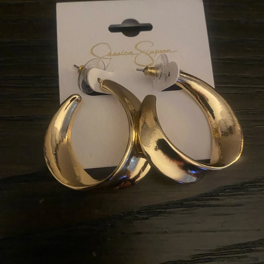 NEW Jessica Simpson thick gold earrings