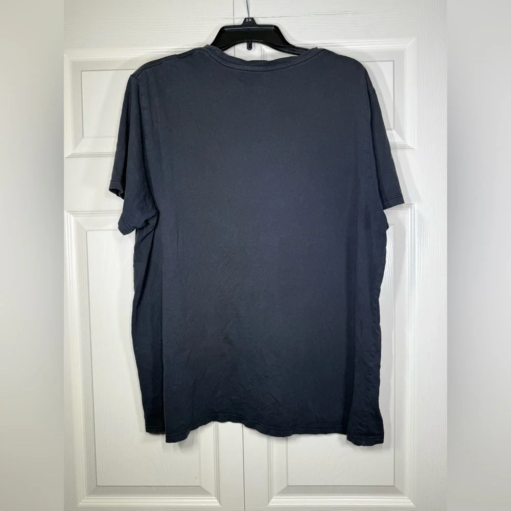 Levis photos hole size