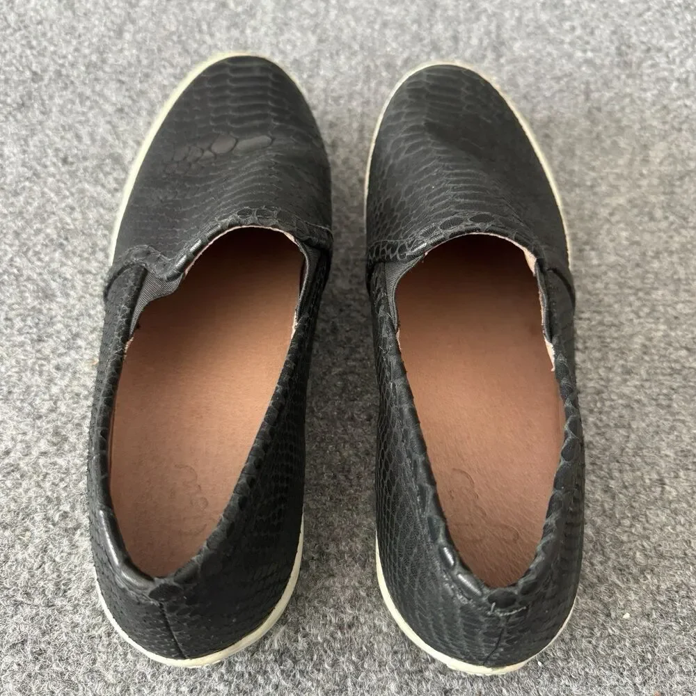 Joie snakeskin closure color