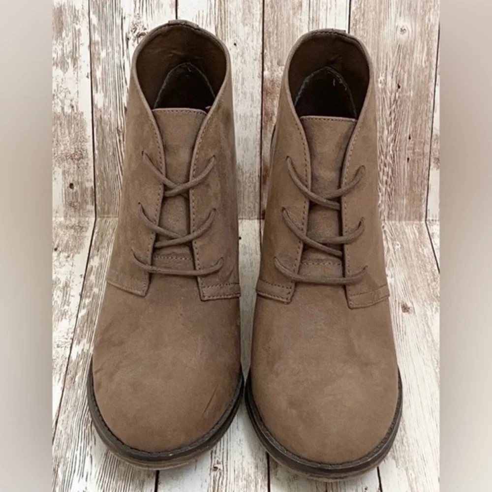 MIA SHAWNA BEIGE / TAUPE BOOTIES 8