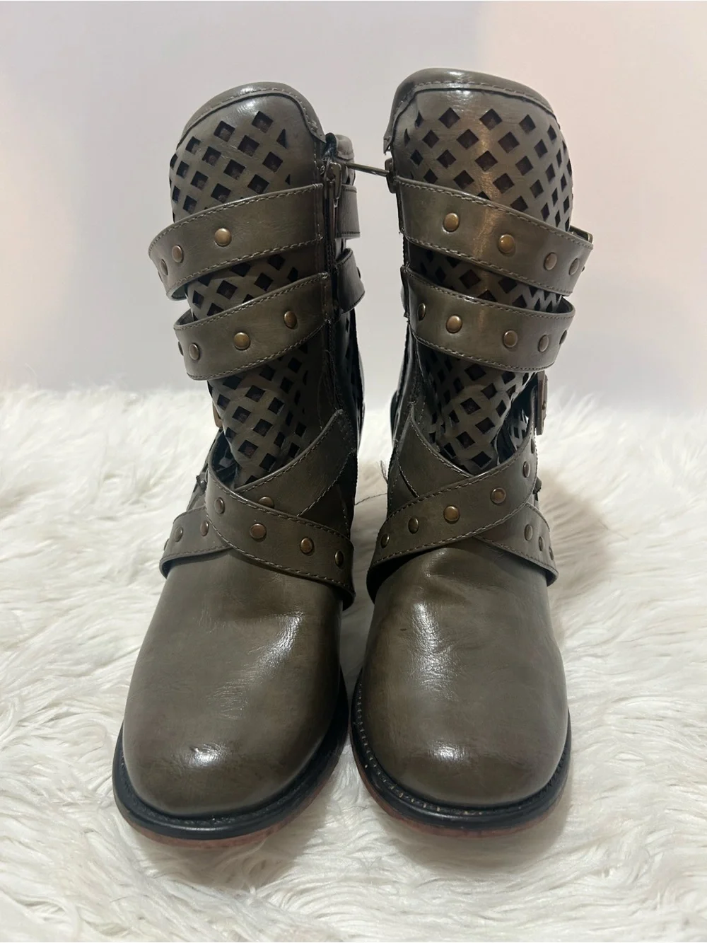 Pierre Dumas booties or detailing