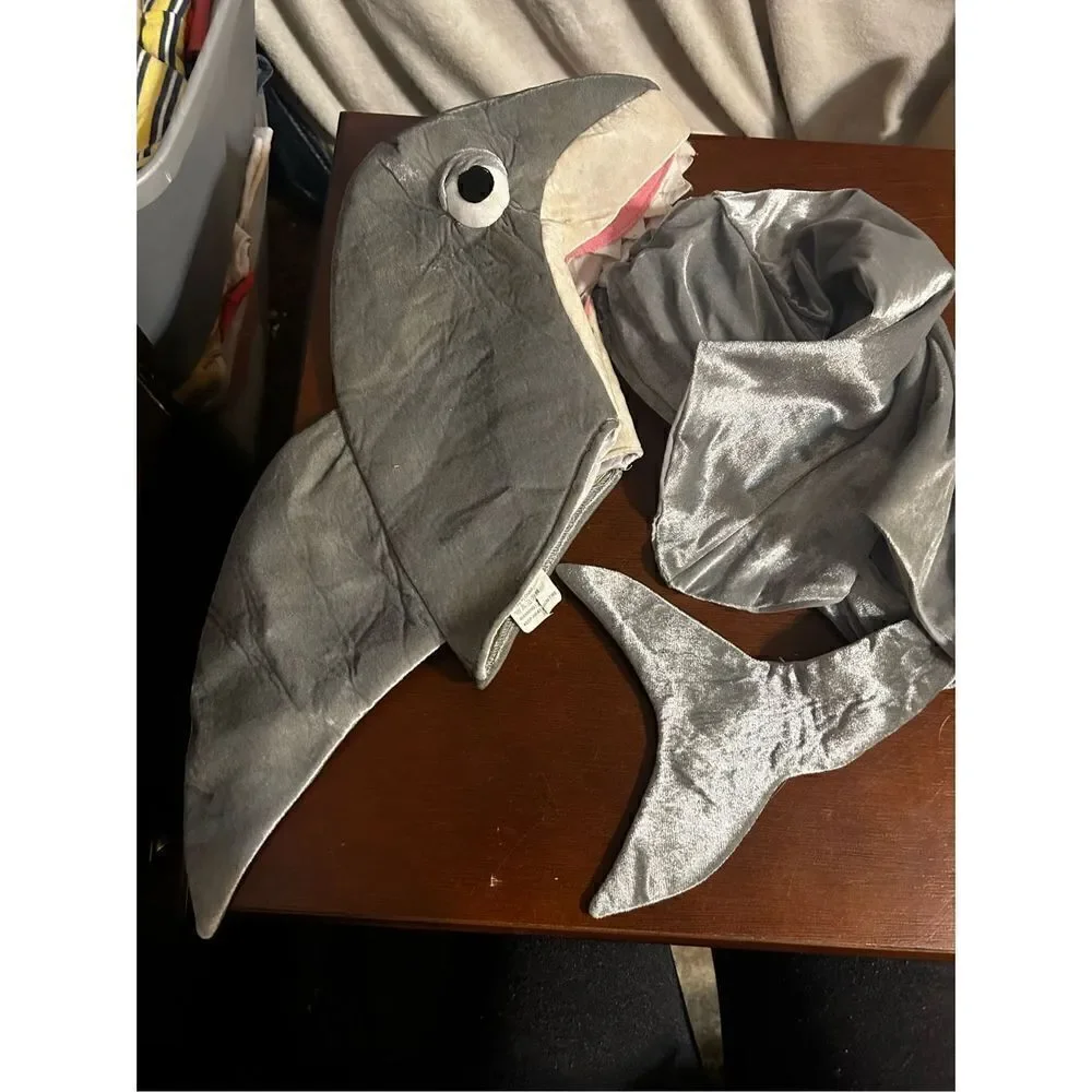 2 piece great white shark costume size 2/3 youth