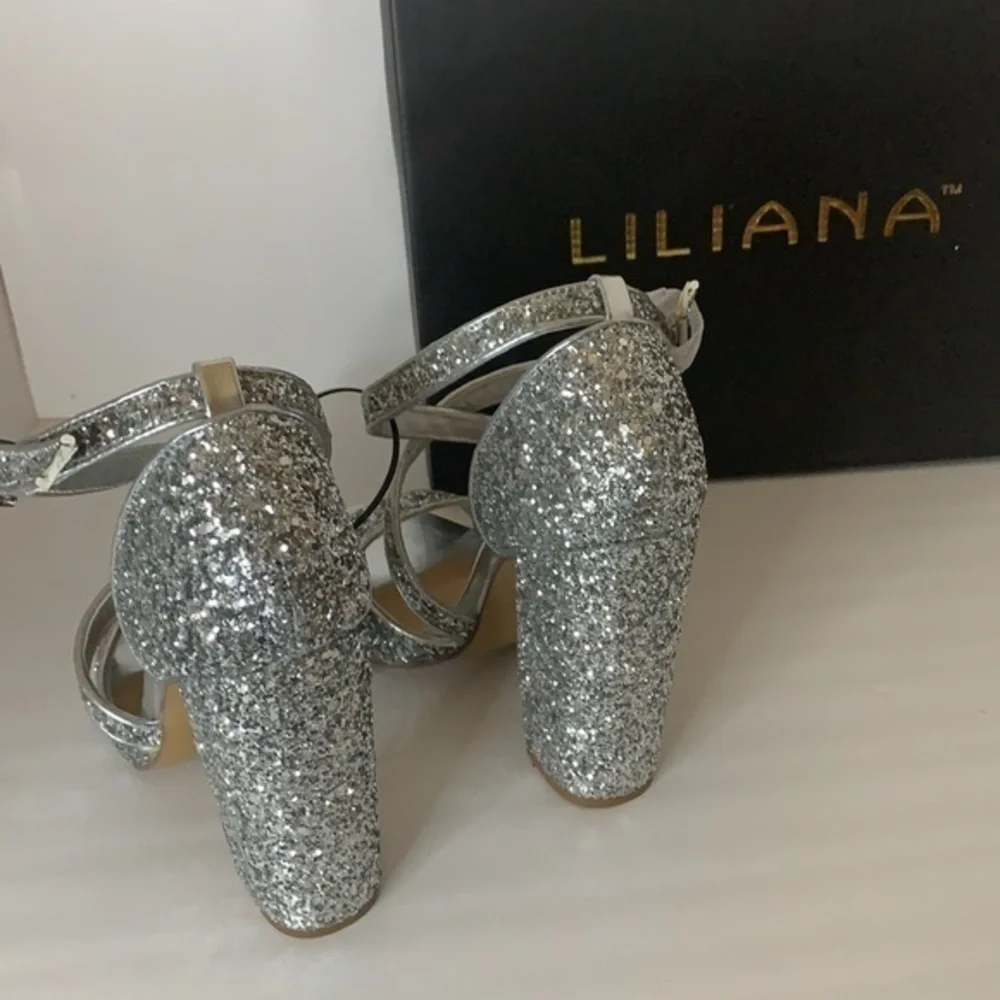 Liliana nwt sparkles