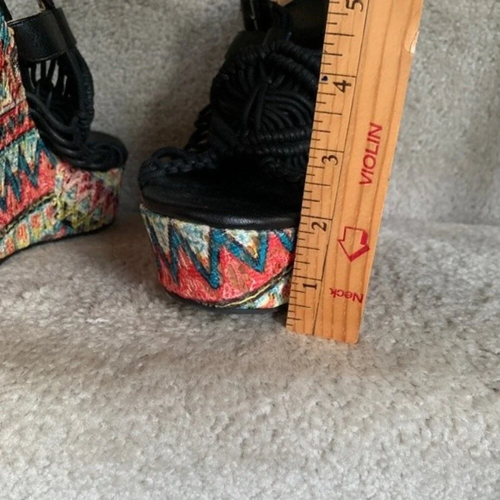 Dolce by Mojo Moxy Black Macrame Multicolor Wedge Heel Platform Sandals Size 10M