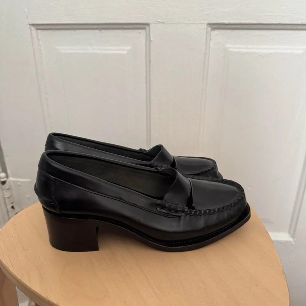 Hereu smooth black