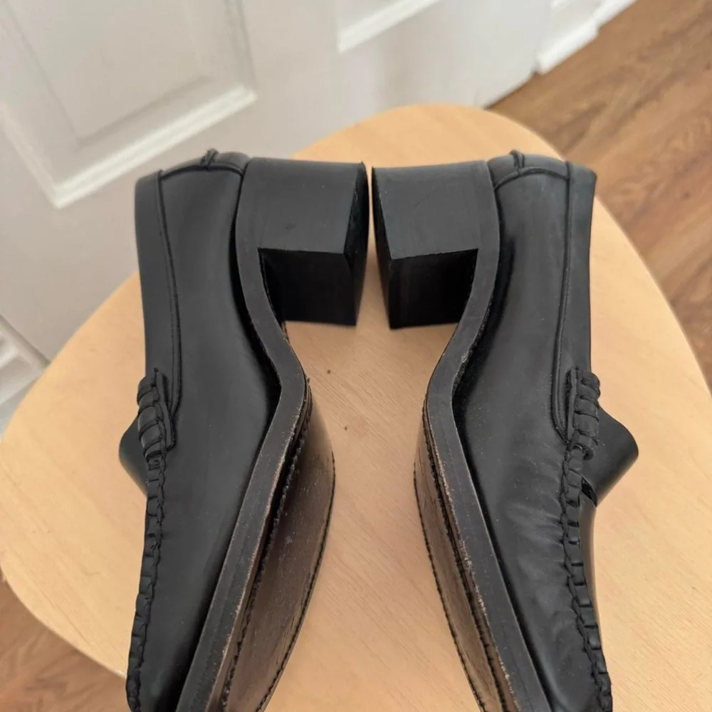 Hereu smooth black