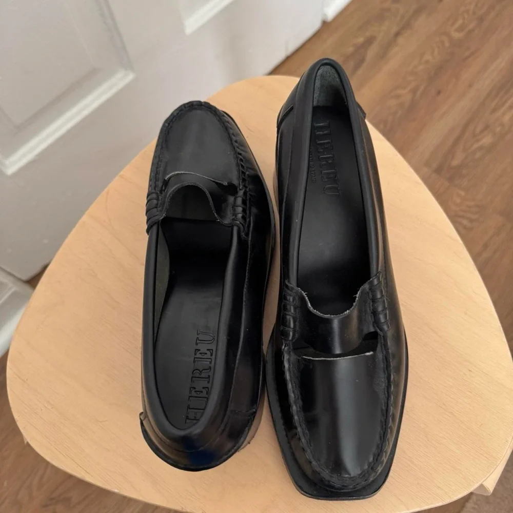 Hereu smooth black