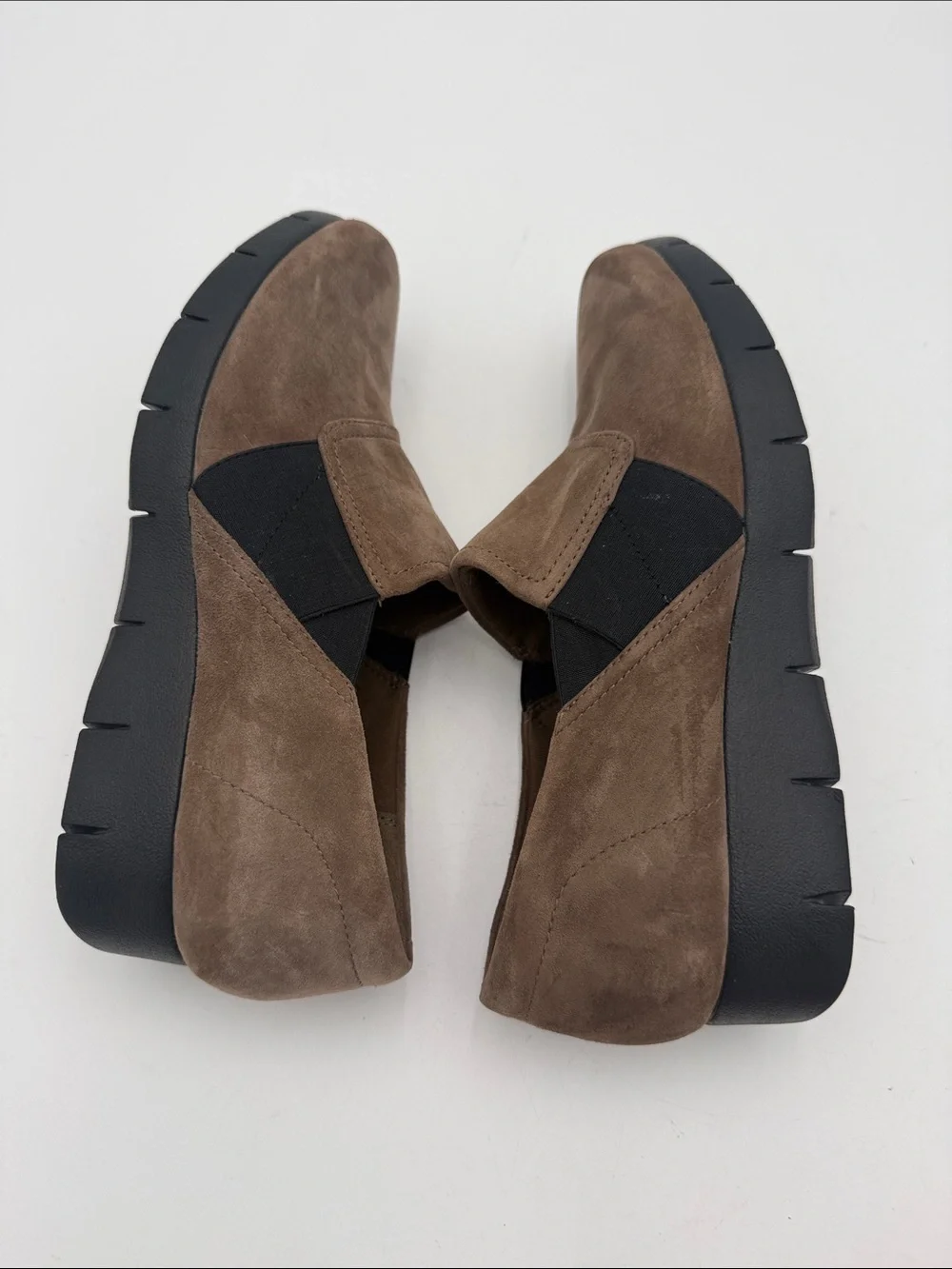Clarks soft tan