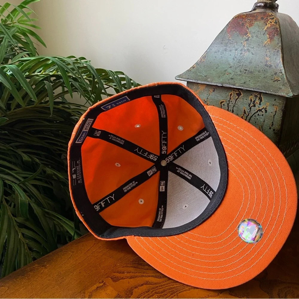 New Era orange pre