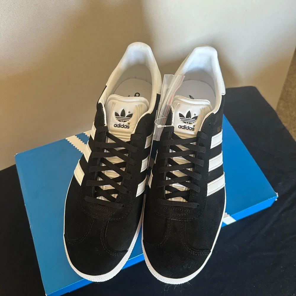 adidas sleek trainers