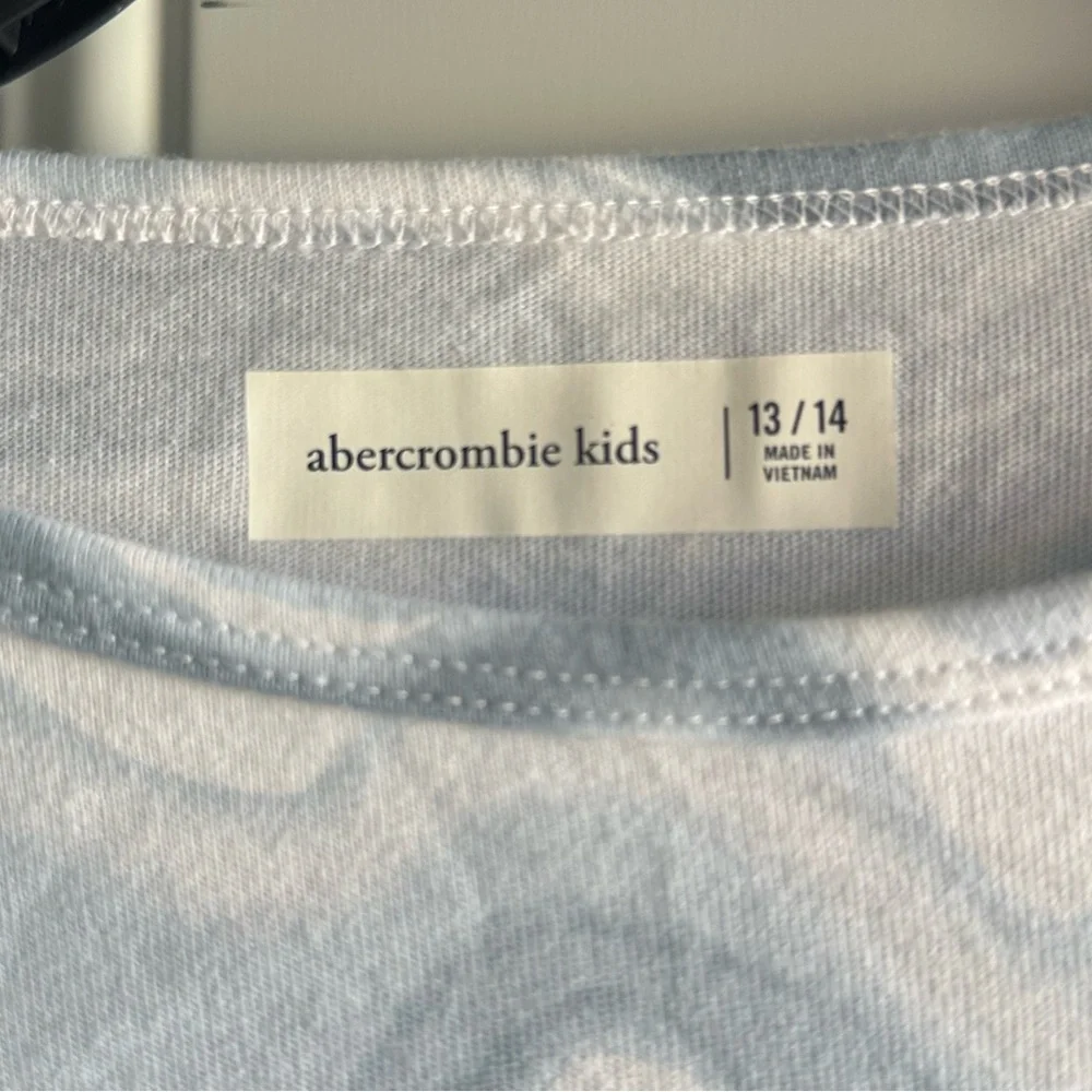 abercrombie kids shape knit neckline