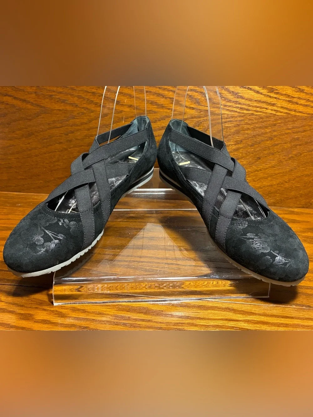Amalfi by Rangoni Shimmery Floral Black Suede Criss Cross Strap Flats Size 7