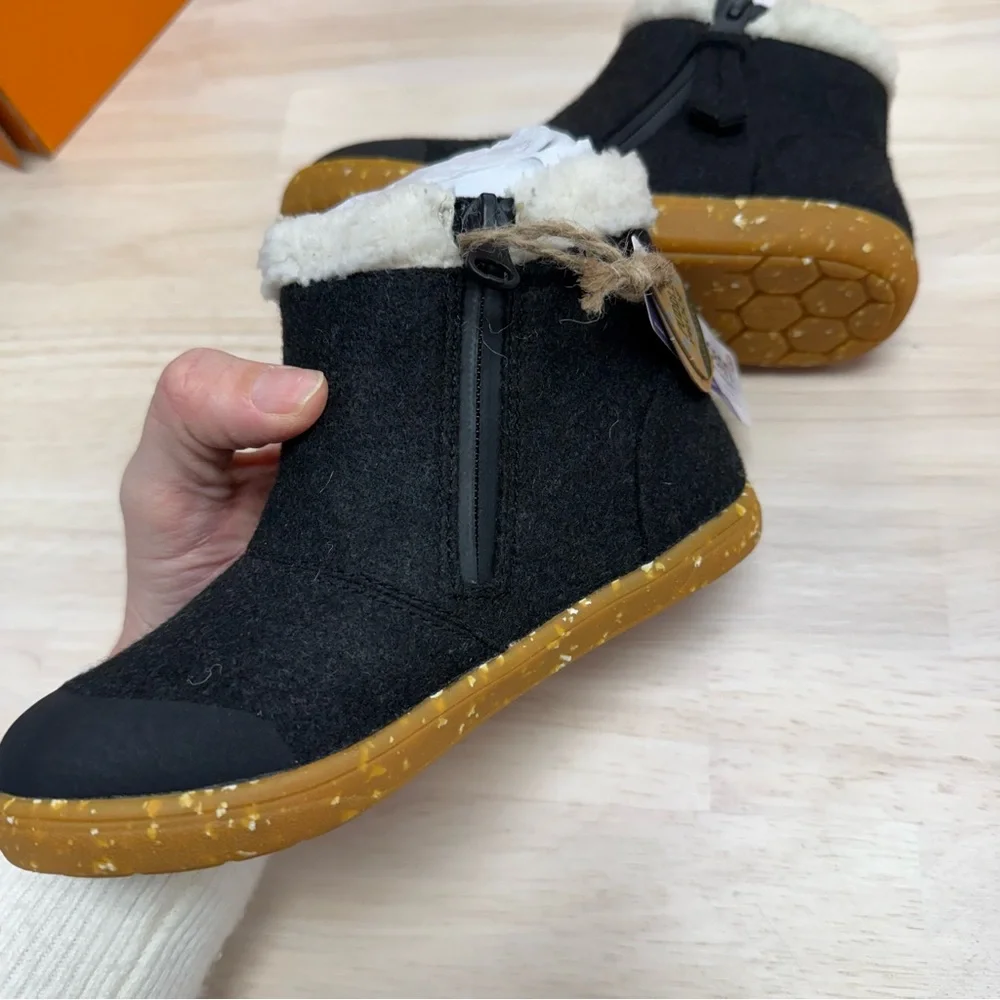 Livie & Luca gray sherpa
