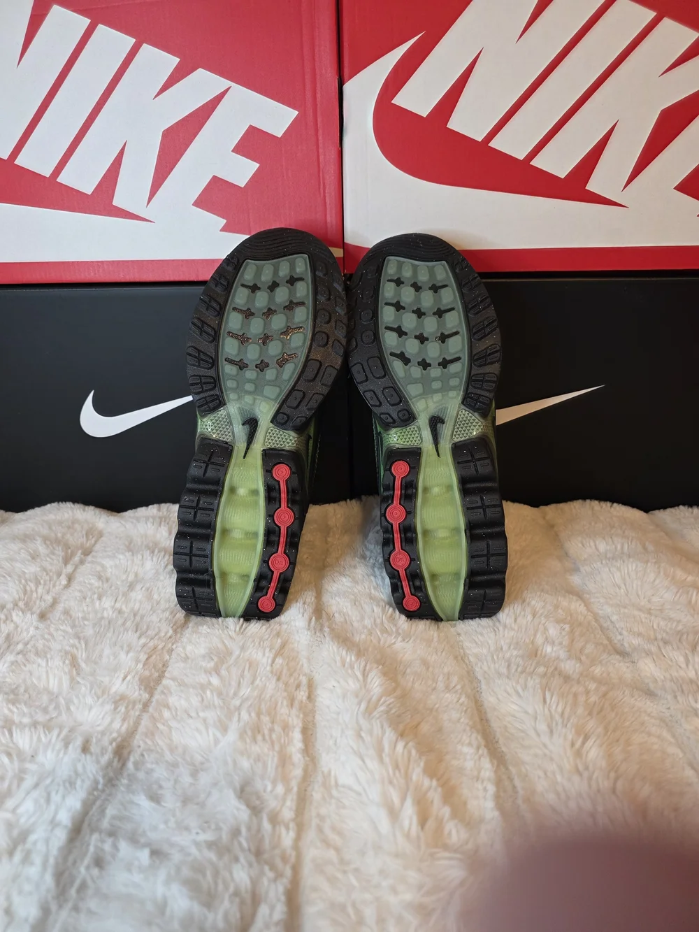Nike kids running