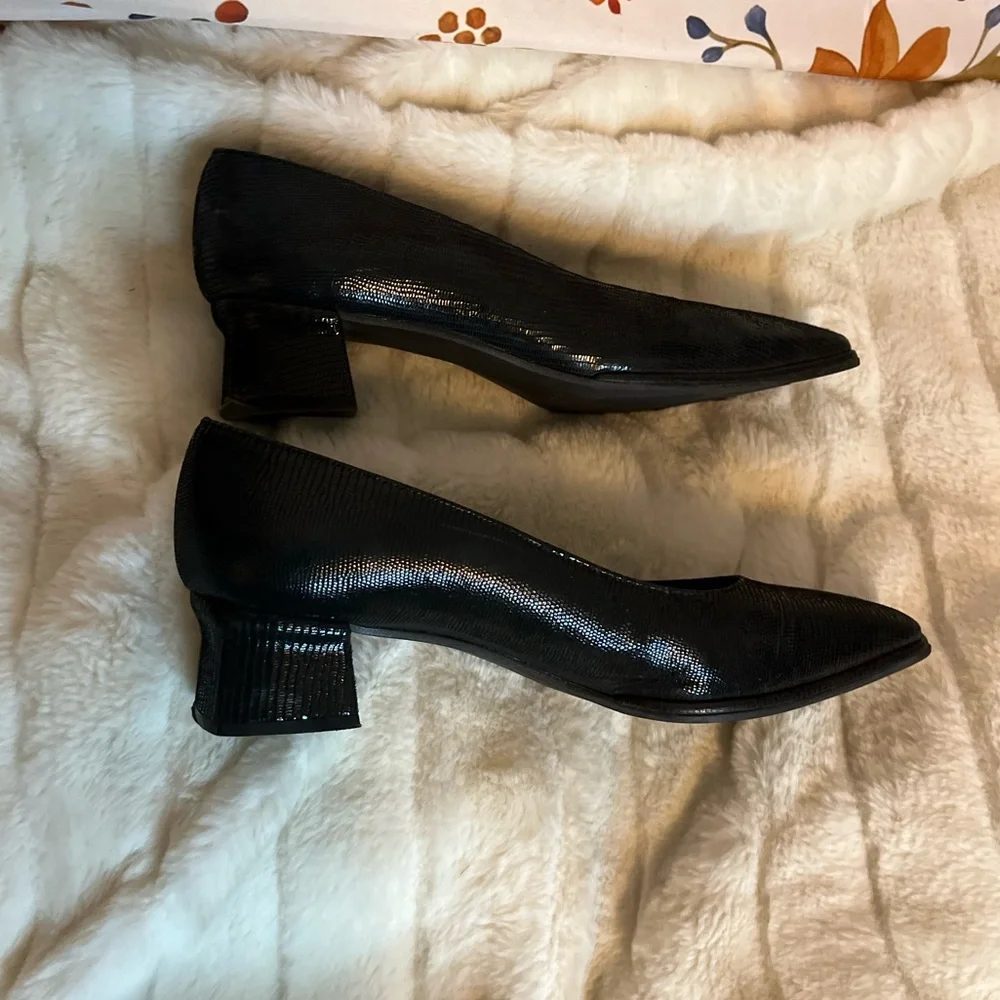 Stuart Weitzman photos great laid