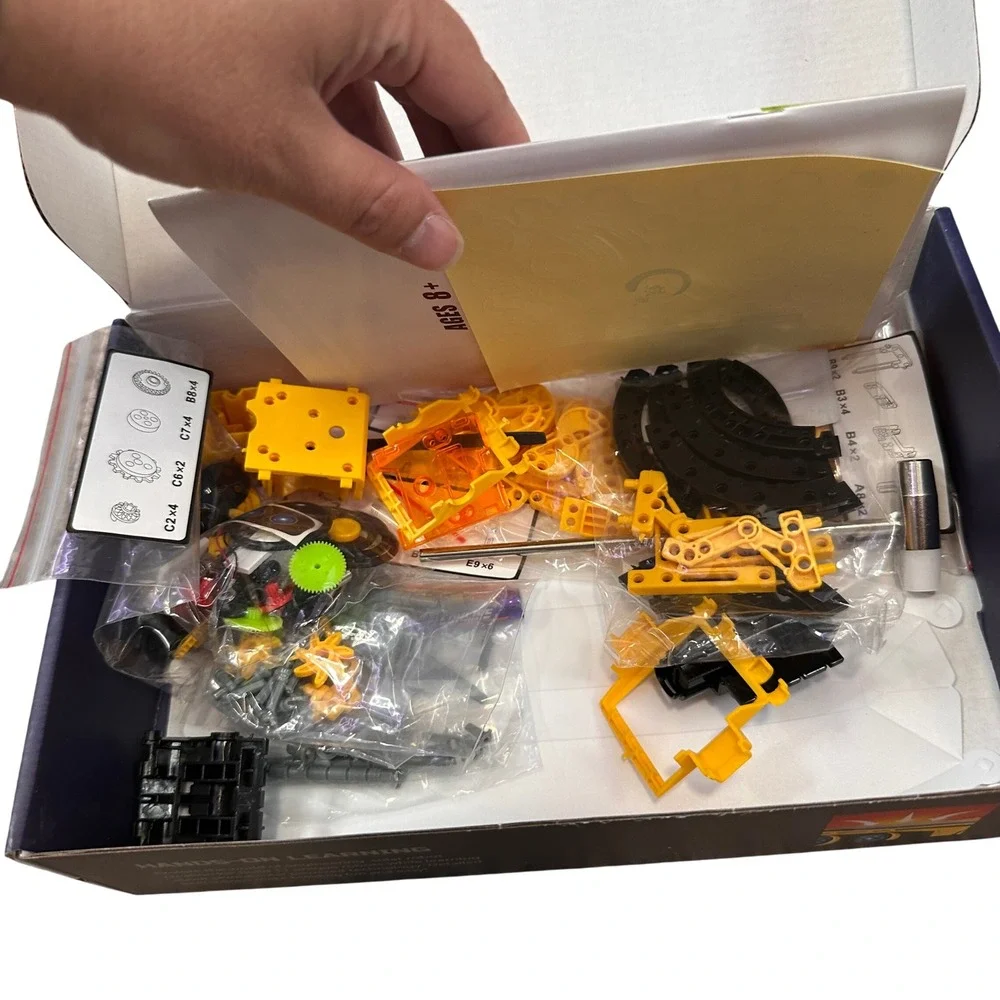 Solar Robot 12-in-1 Build and Learn STEM Science Kit No Batteries Needed 8+‎