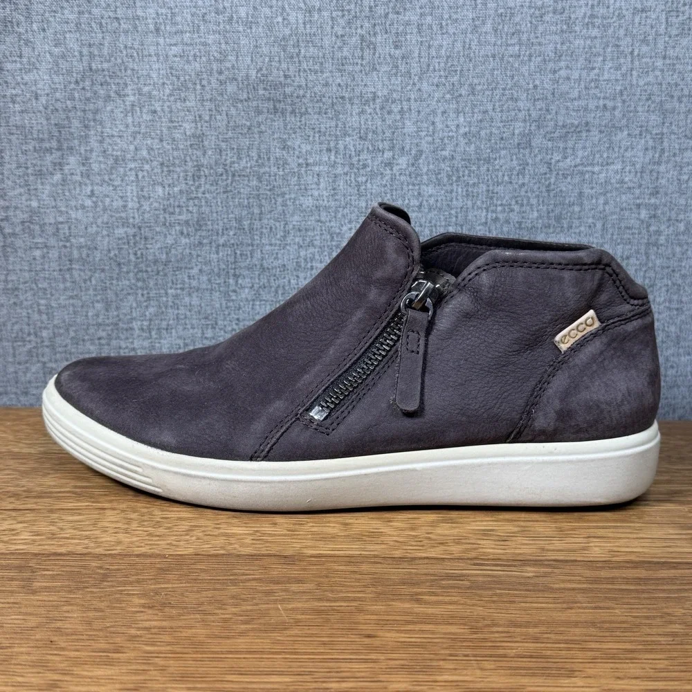 Ecco womens soft7