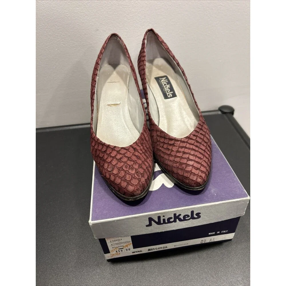 VINTAGE NICKELS LEATHER PUMP Heel MADE IN ITALY Size 8.5 AA With Box