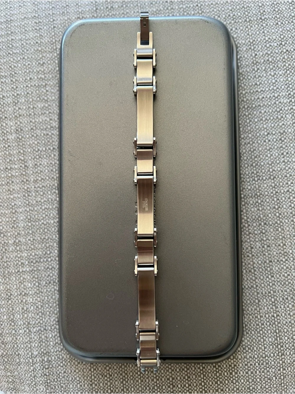 N/A sleek linked