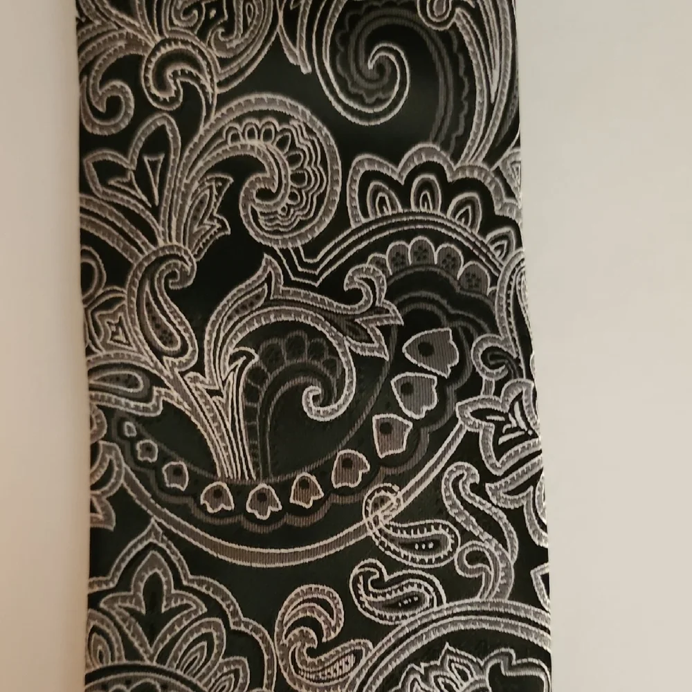 Stafford stylish paisley
