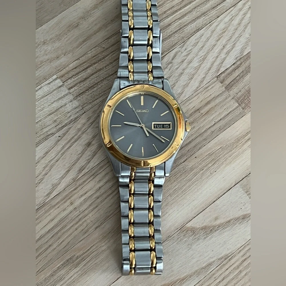 Seiko Men’s Vintage Watch Gray Dial Two-Tone Stainless Bracelet Day Date Windows