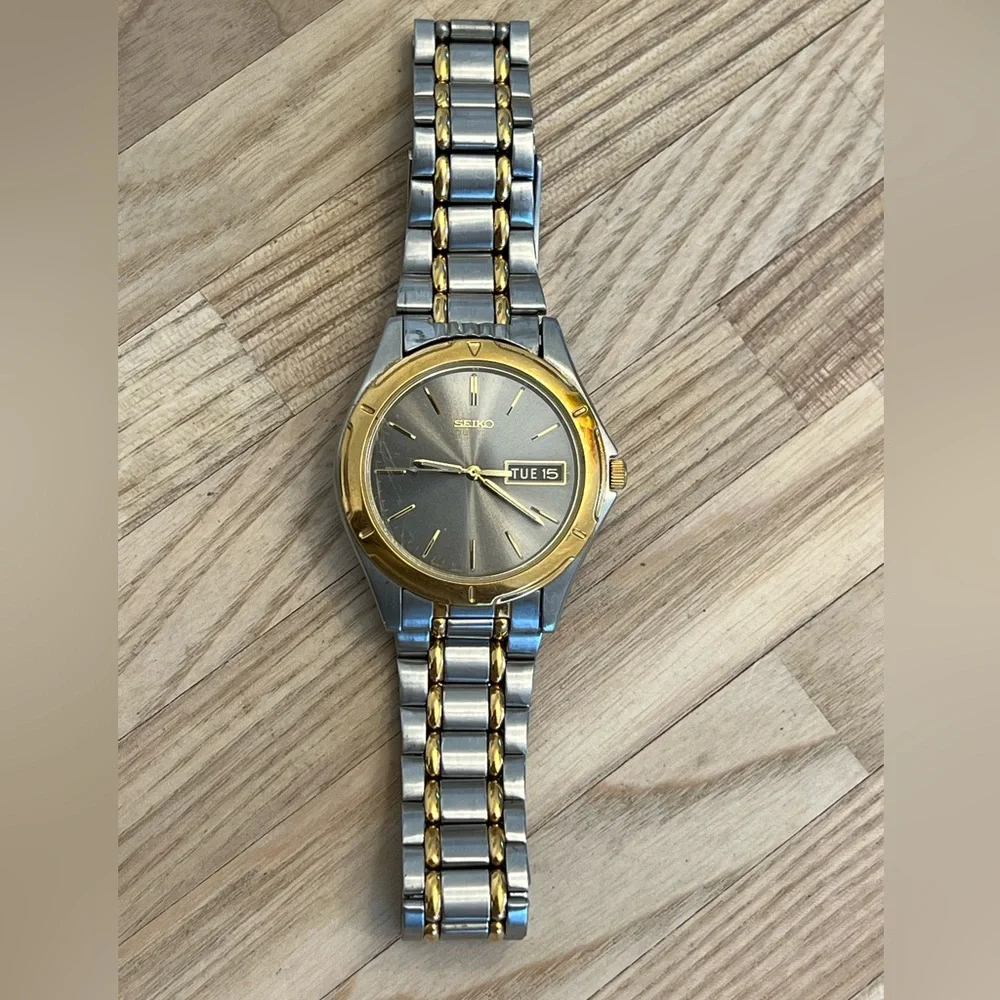 Seiko Men’s Vintage Watch Gray Dial Two-Tone Stainless Bracelet Day Date Windows