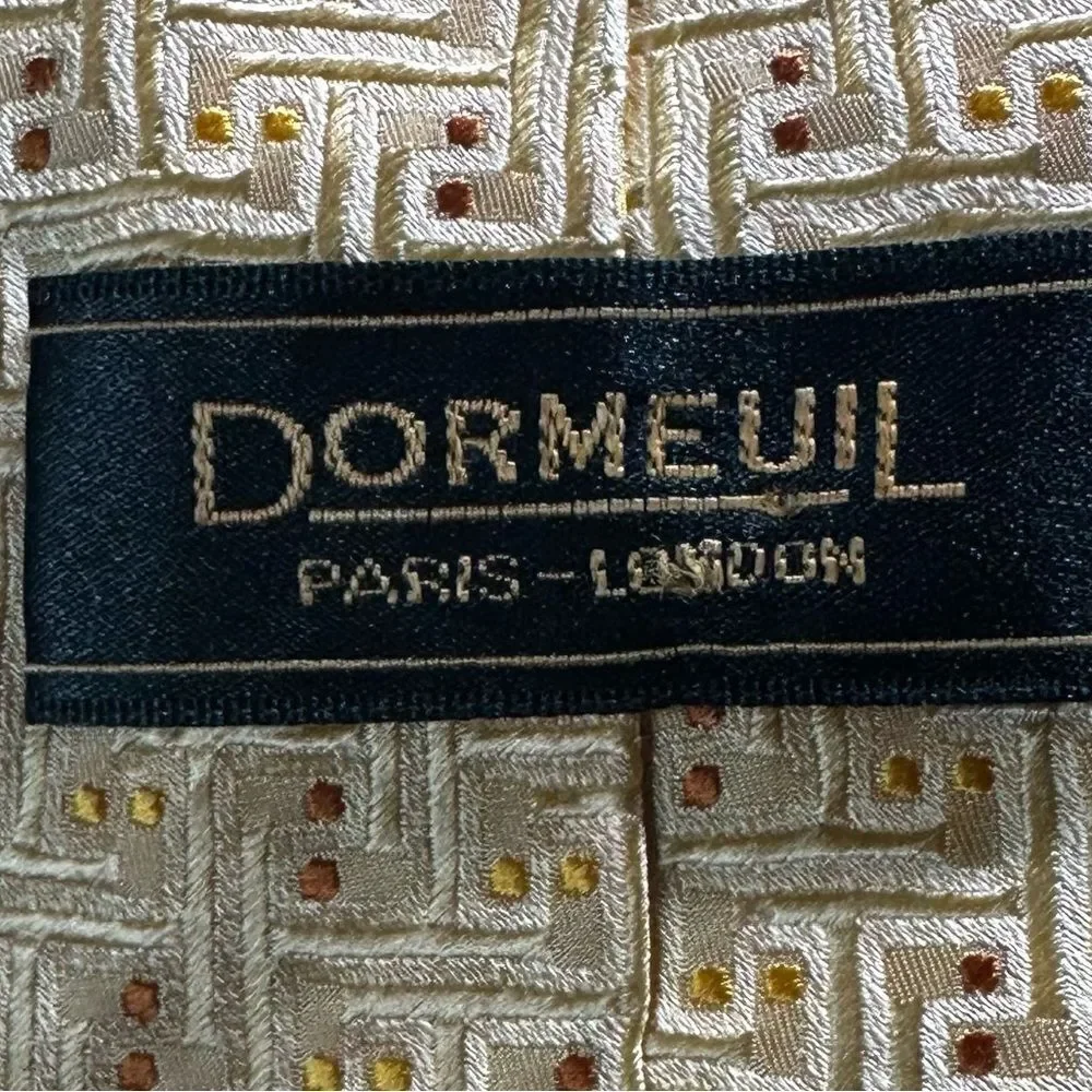 Dormeuil excellent color
