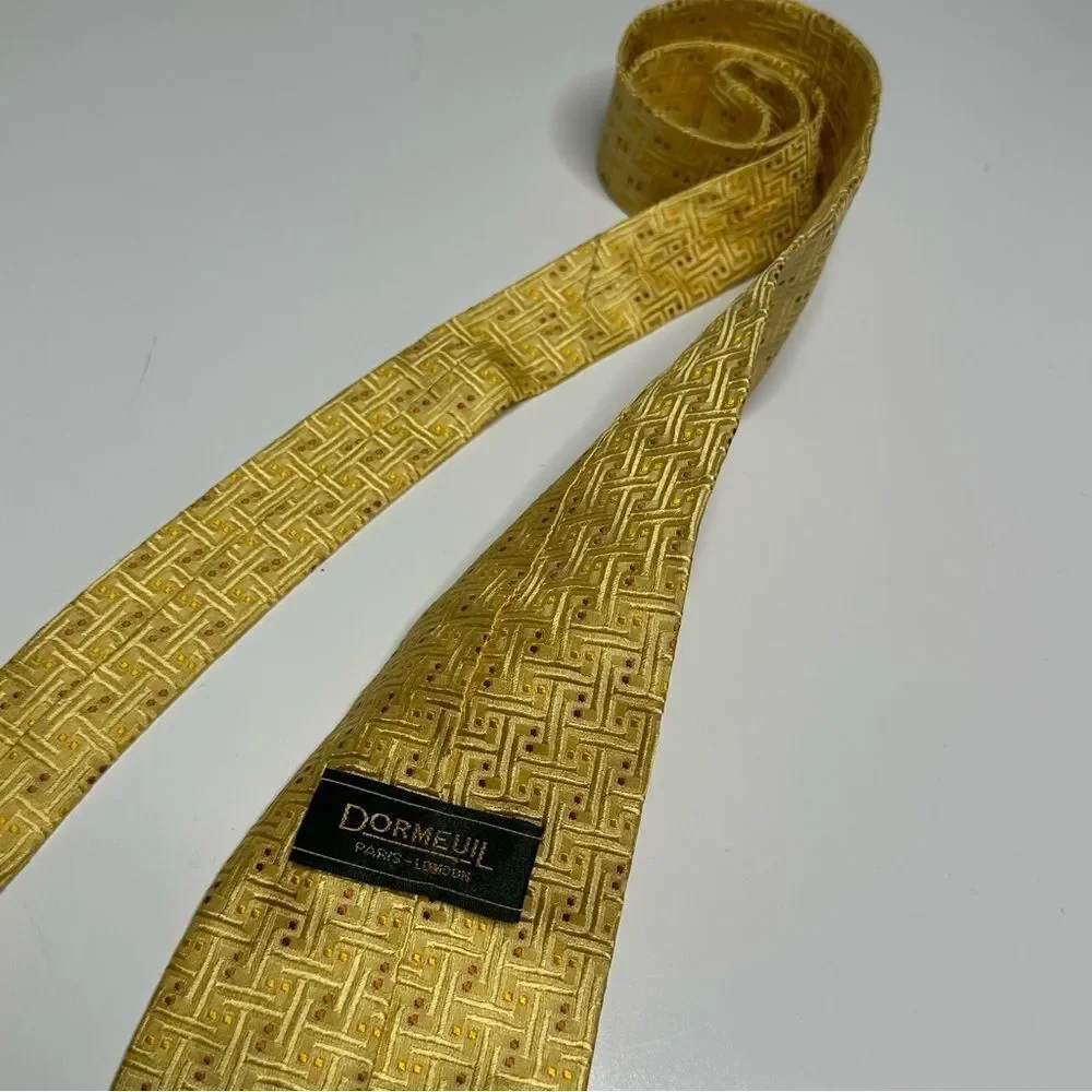 Dormeuil excellent color