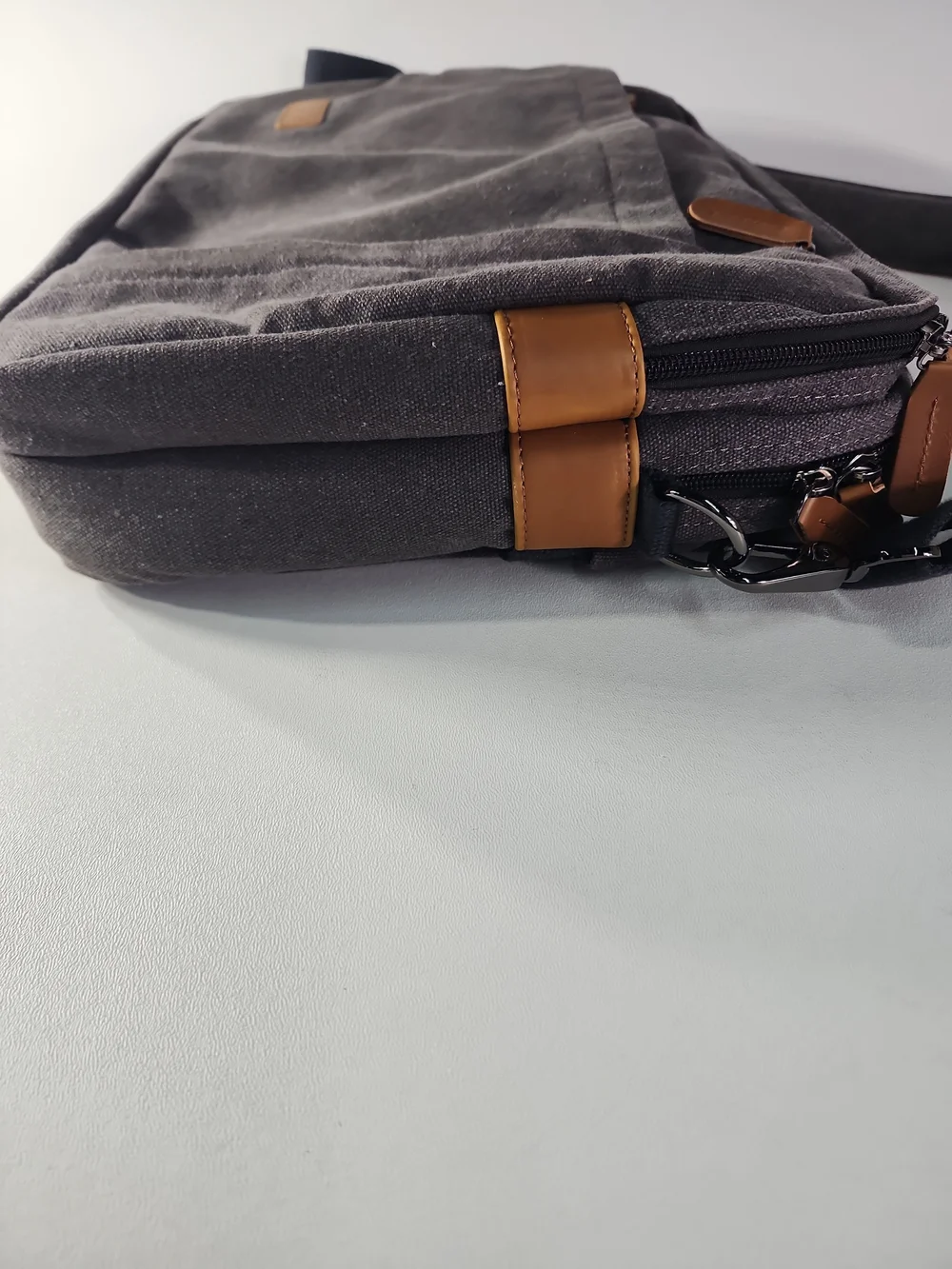 Estarer stylish gray