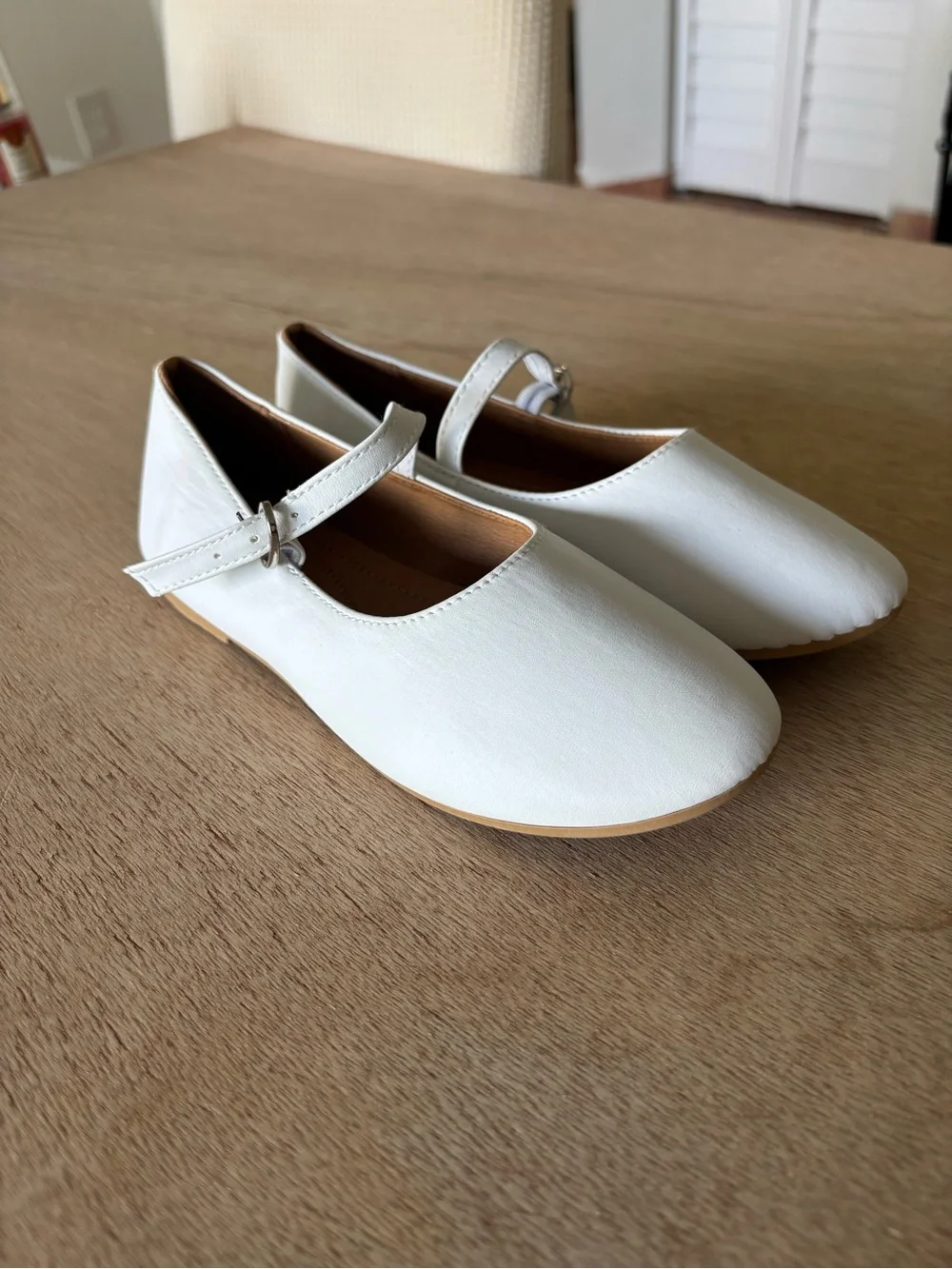 N/A classic white